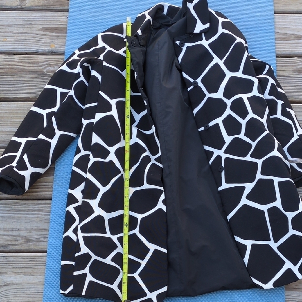 MaxMara Black and White Patterned Trench Coat - Picture 13 of 13